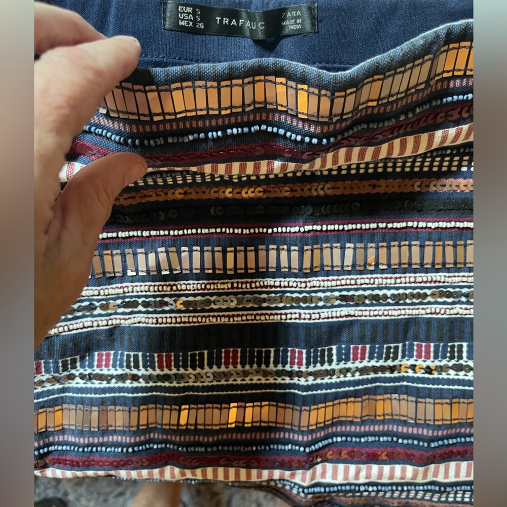 Mini skirt, perfect for spring to fall. Mixed color and texture size vey small